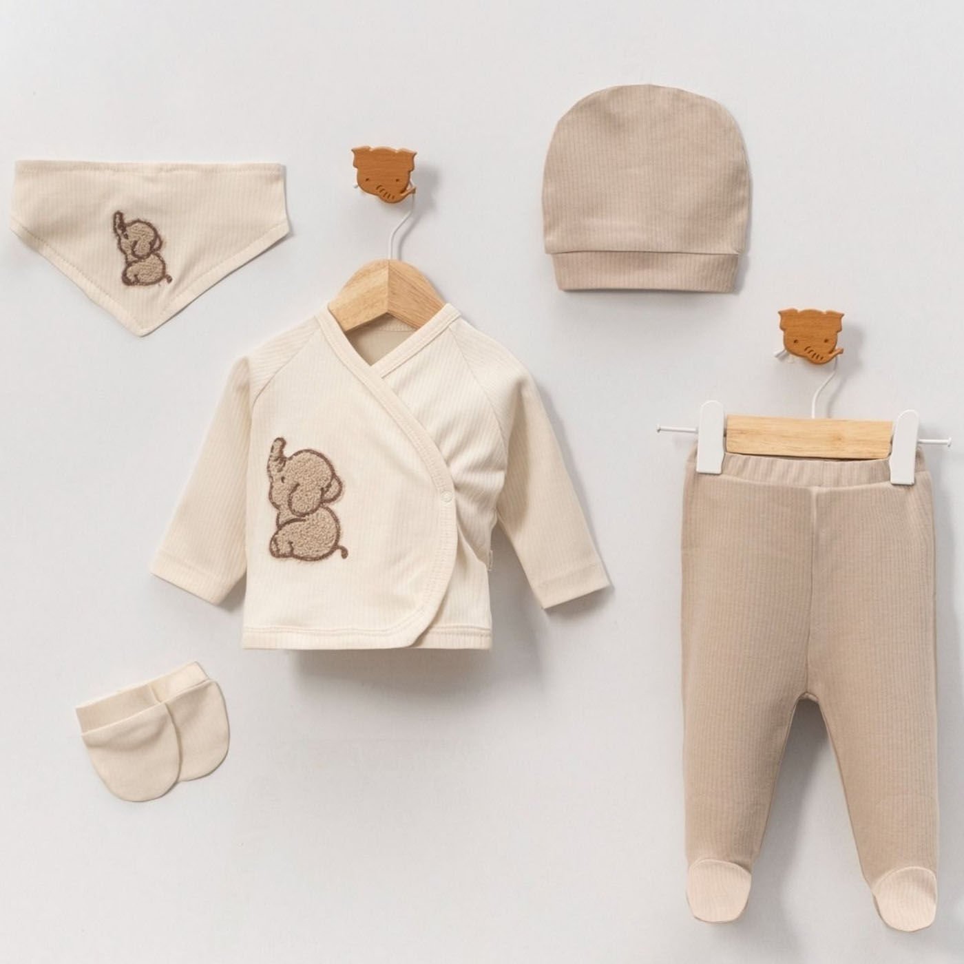 Erkek Bebek Bej Kahve Fil Nakışlı Beş Parça Hastane Çıkış Seti
