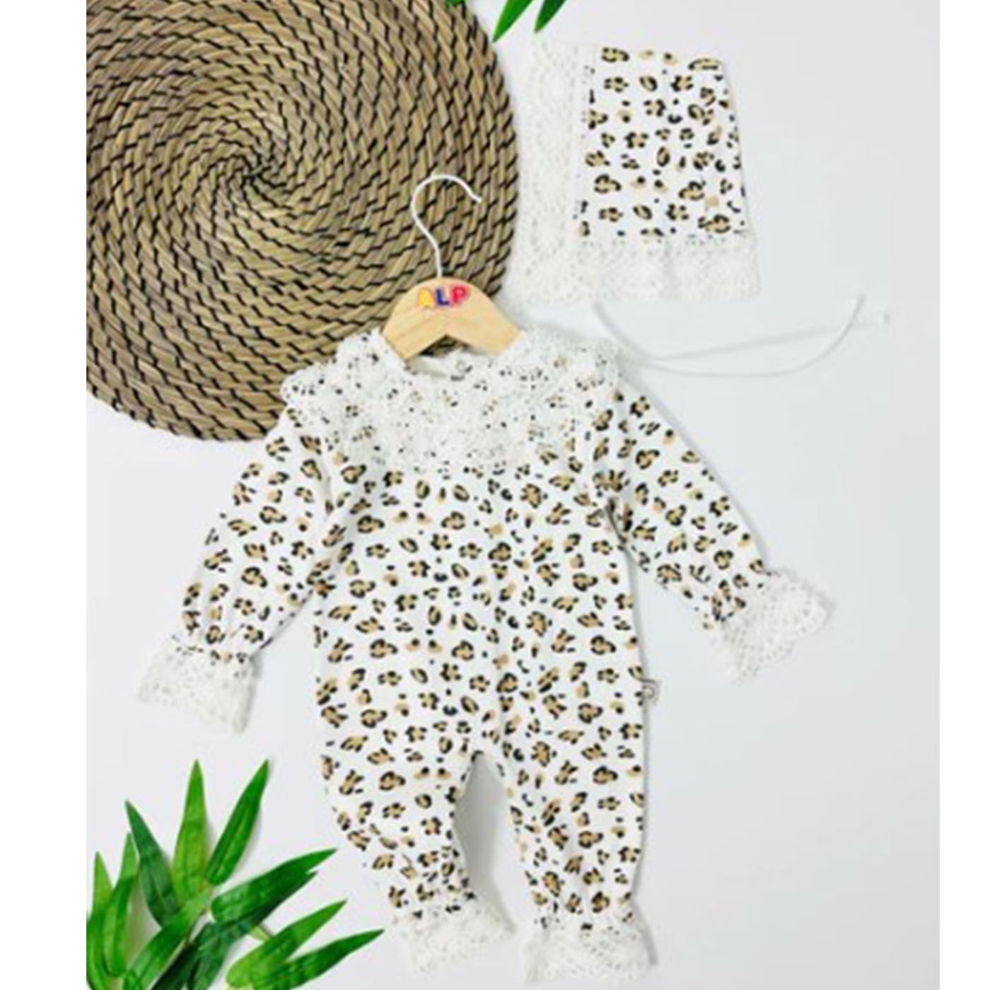 Kız Bebek Beyaz Kahve Leopar Desenli Bereli Fistolu Tulum