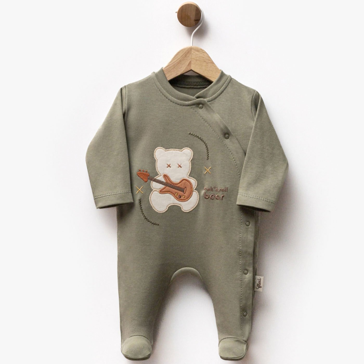 Erkek Bebek Haki Yeşil Gitarlı Ayıcık Desenli Çıtçıtlı Patikli Tulum