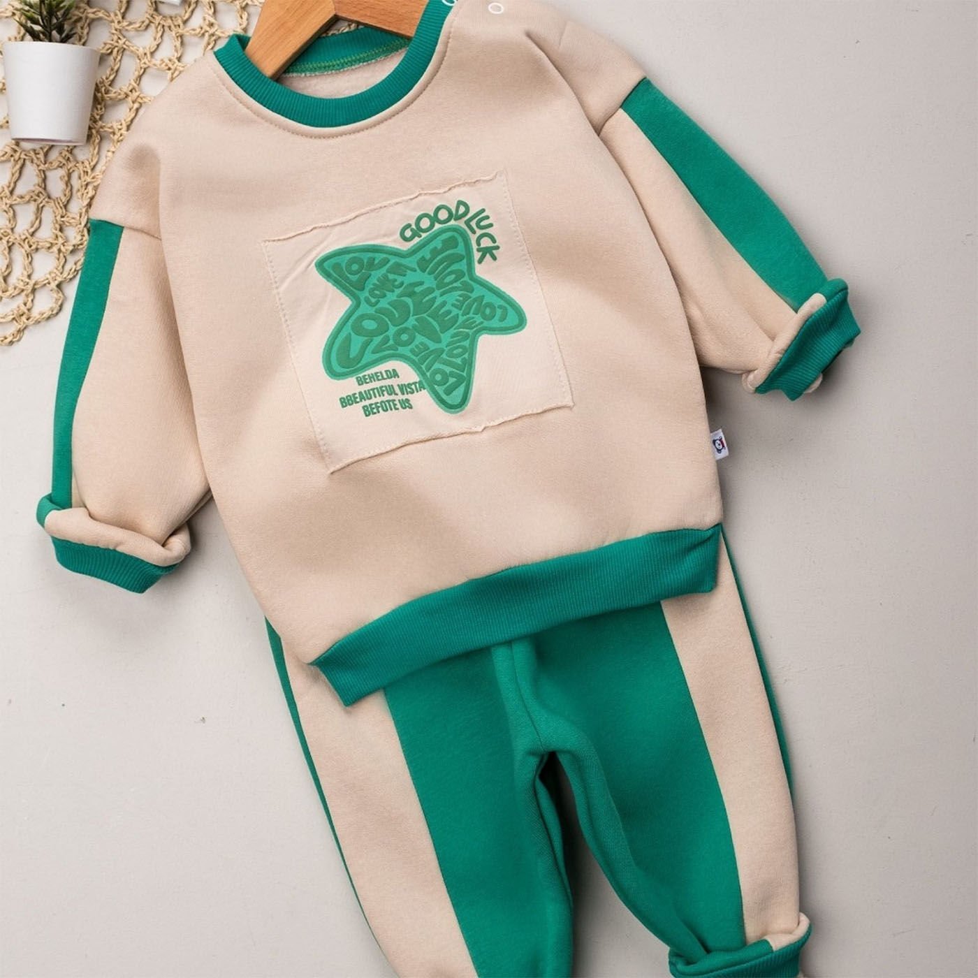 Erkek Bebek Ekru Yeşil Good Luck Yıldızlı Üç İp İkili Takım