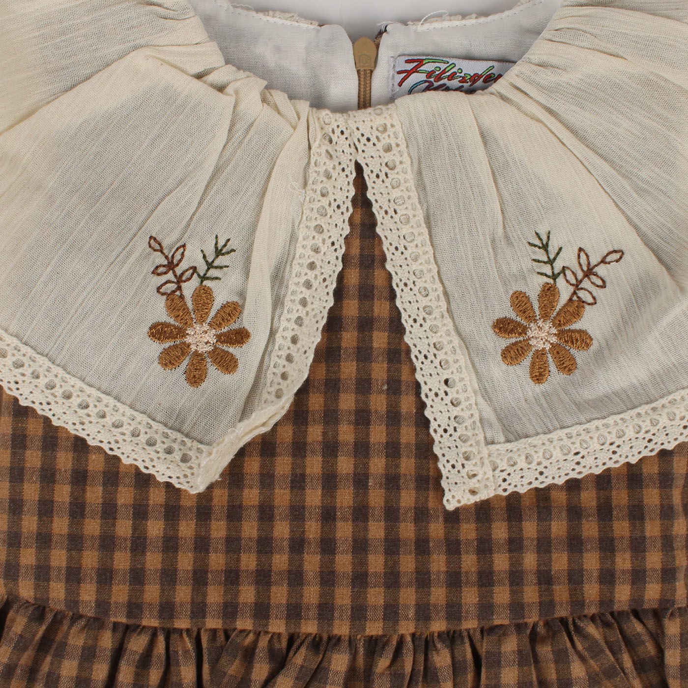 Kız Çocuk Ekru Kahve Ekose Desenli Yakalı Fistolu Çicek Nakışlı Elbise