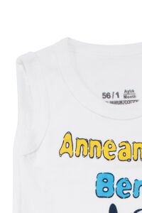 Unisex Beyaz Anneannem Beni Çok Seviyor Yazılı Askılı Zıbın