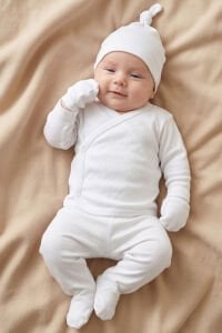 Unısex Beyaz Bağlamalı Şapkalı 5'li Hastane Çıkış Seti