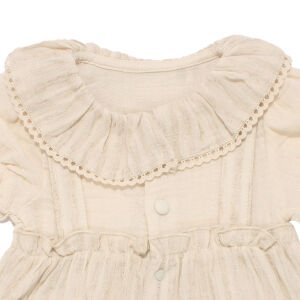 Kız Bebek Bej Müslin Bebe Yaka Fırfırlı Çıtçıtlı Tulum