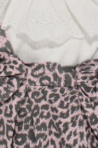 Kız Çocuk Beyaz Pembe Leopar Desenli Fiyonklu Kot Salopet Jile Elbise