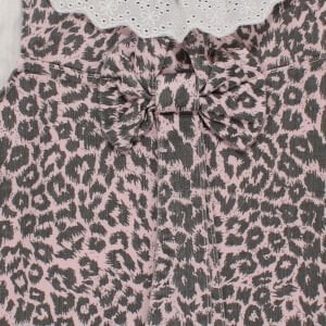 Kız Çocuk Beyaz Pembe Leopar Desenli Tek Fiyonklu Kot Elbise