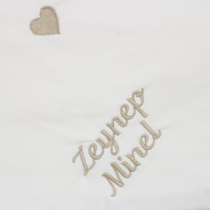 İsme Özel Krem Çift Kat Kalpi Nakışlı Penye Battaniye KAHVE