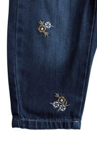 Kız Çocuk Beyaz Laci Çiçek Nakışlı Düğmeli Gömlekli Kot Salopet Takım