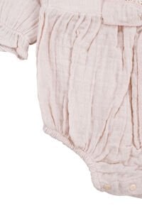 Kız Bebek Pudra Yakalı Fisto Düğmeli Fiyonklu 4 Kat Müslin Çoraplı Zıbınlı Tulum
