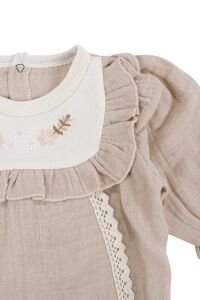 Kız Bebek Ekru Bej Müslin Fırfırlı Fistolu Çiçek Nakışlı 5 Parça Hastane Çıkış Seti