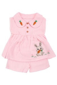 Kız Bebek Pembe Havuç Nakışlı Yakalı Şortlu Müslin 2'li Takım