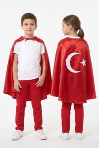 Unisex Kırmızı Saten Ay Yıldız Baskılı El Geçirmeli 23 Nisan Pelerin
