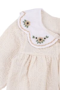 Kız Bebek Bej Nakışlı Yakalı Müslin Elbise